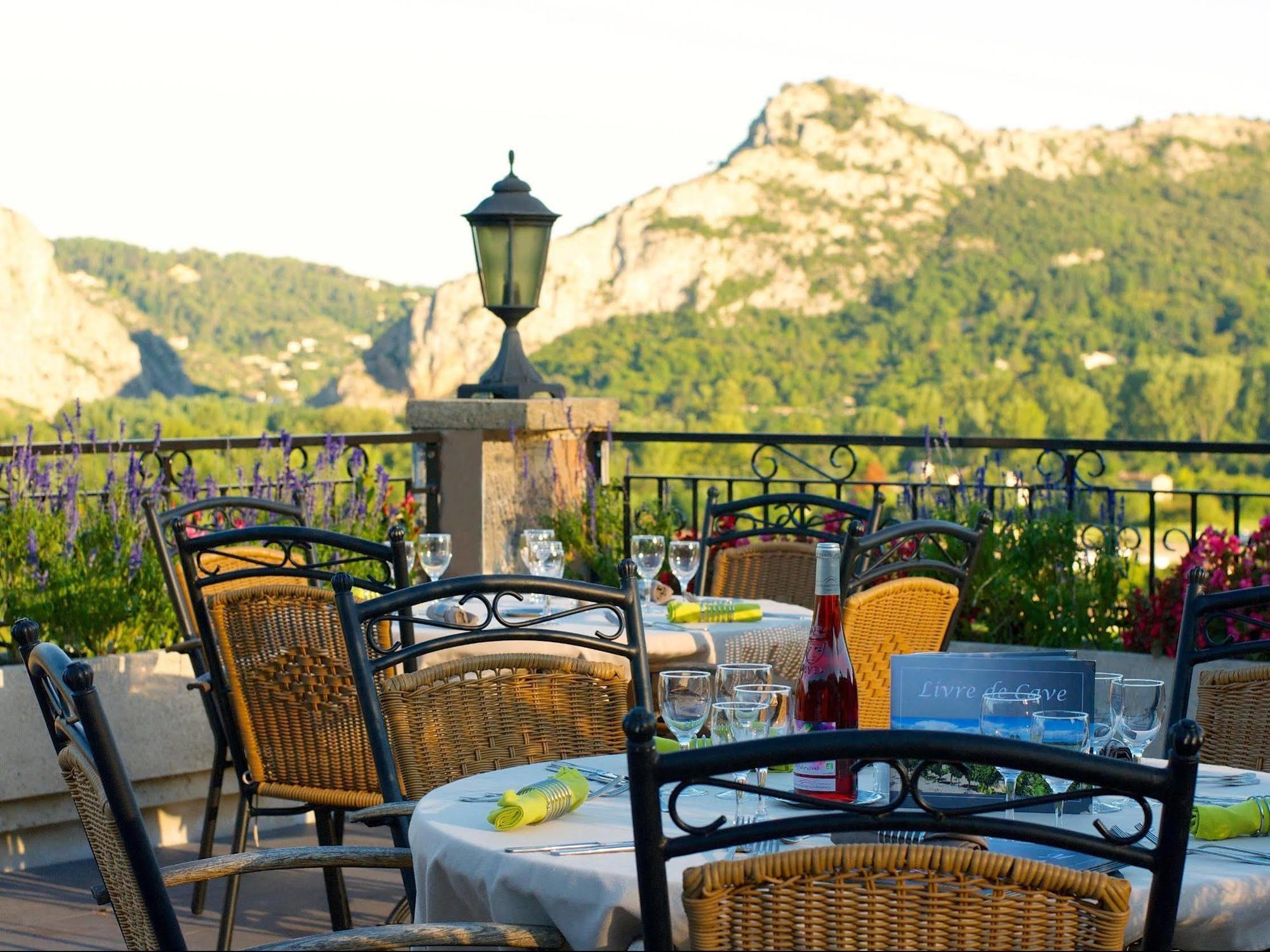 Logis Hotel Restaurant La Porte Des Cevennes Anduze Bagian luar foto